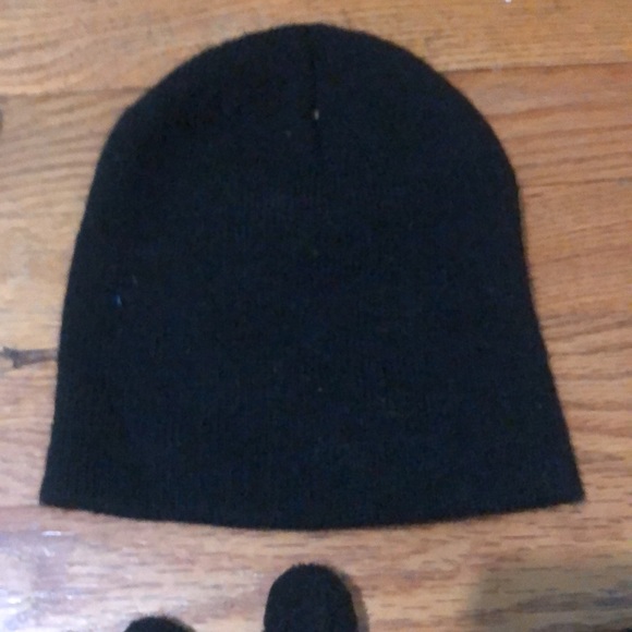 Winter bundle: JCREW white hat/gloves, black hat, NWT gloves, fleece gloves - Picture 4 of 7